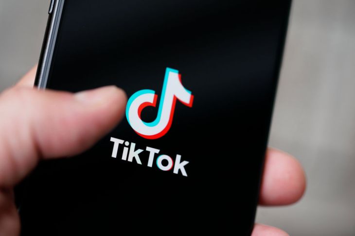 How TikTok Has an Addictive Hold on Teens Everywhere