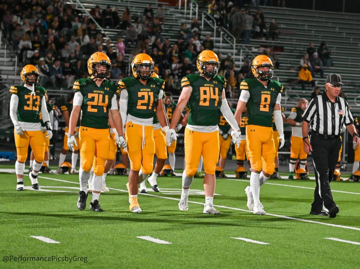 Bishop Manogue Football Defeats Damonte Ranch for Seventh Straight Win - Miners are Heading into Playoffs in First Seed