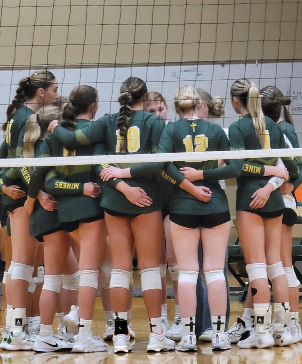 Varsity Volleyball Thrives Under Pressure in Four Set Win