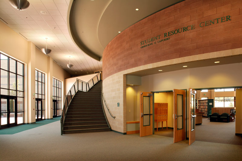 Freshmen Need to Be Taught Hallway Etiquette